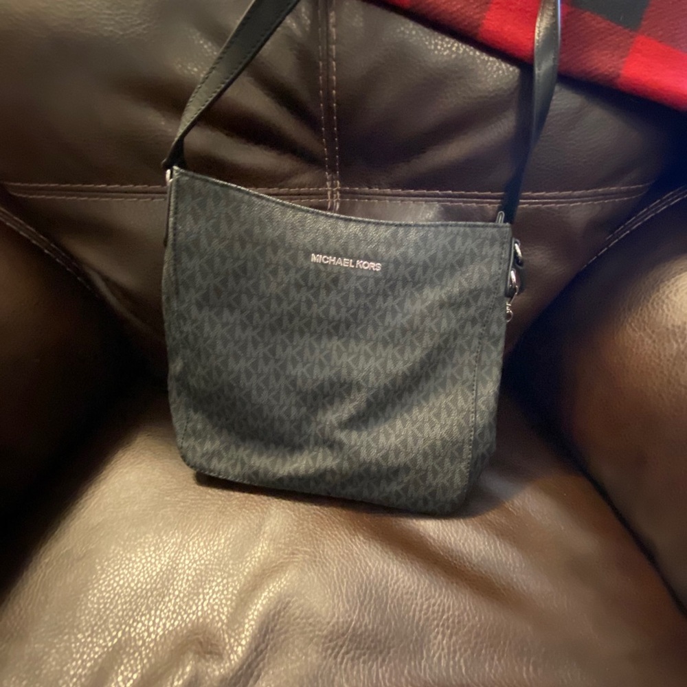 Michael Kors crossbody black